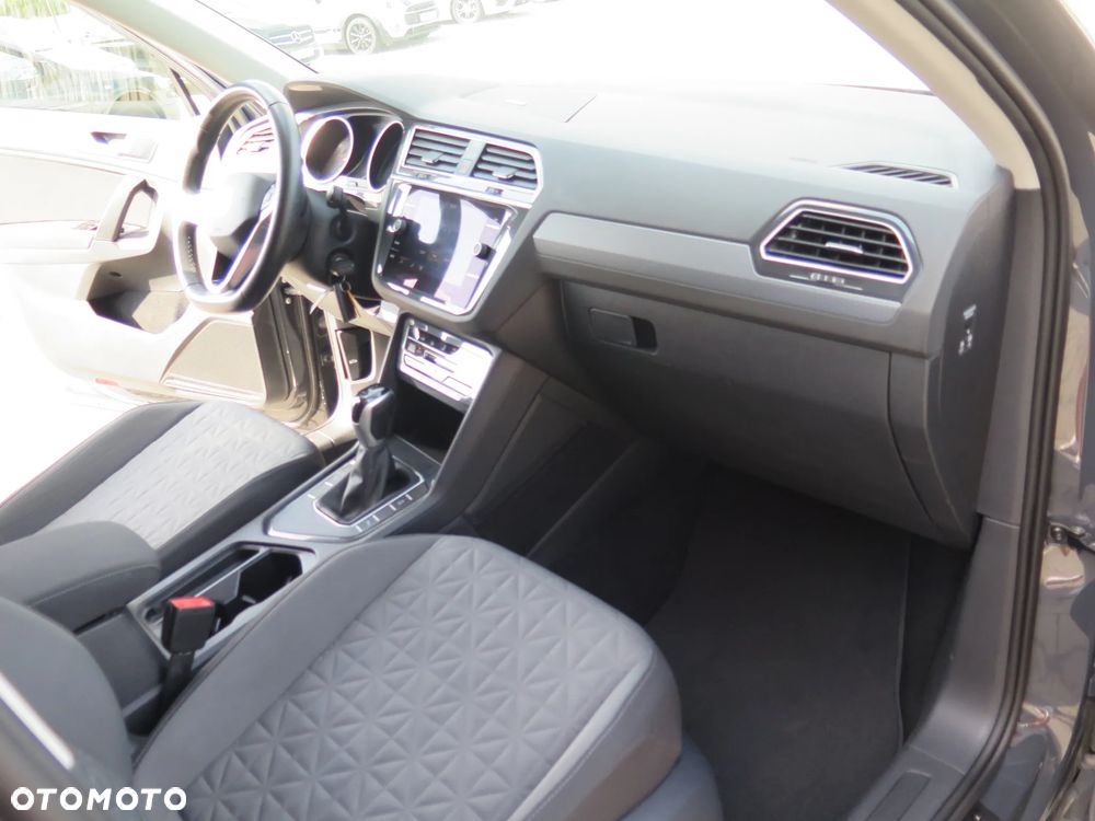 Volkswagen Tiguan - 36