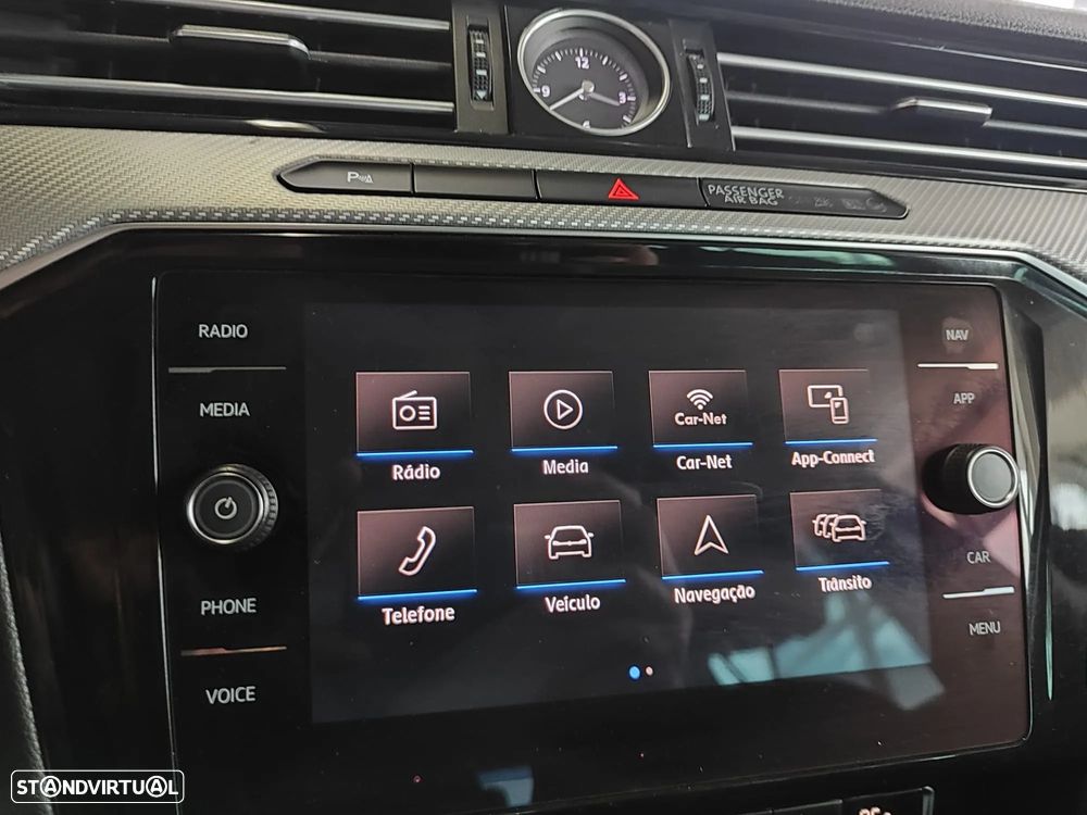 VW Passat Variant 2.0 TDi R-Line DSG - 37