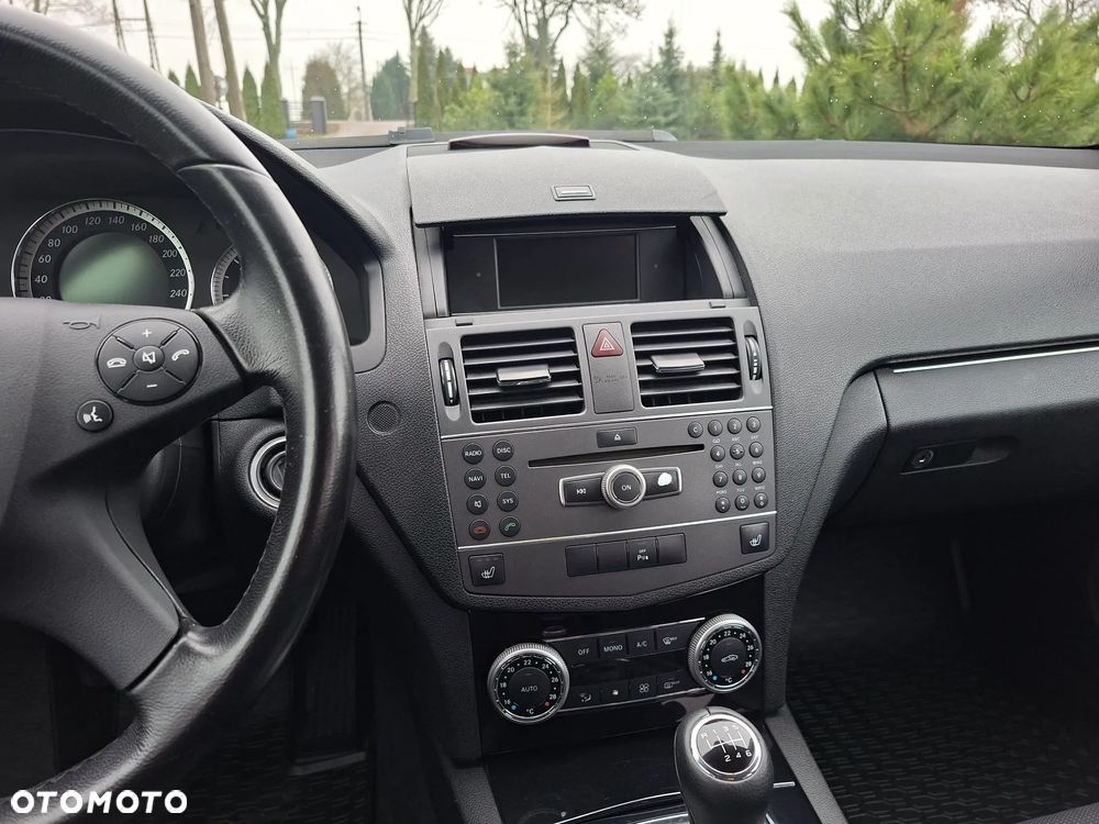 Mercedes-Benz Klasa C 220 CDI DPF BlueEFFICIENCY - 26