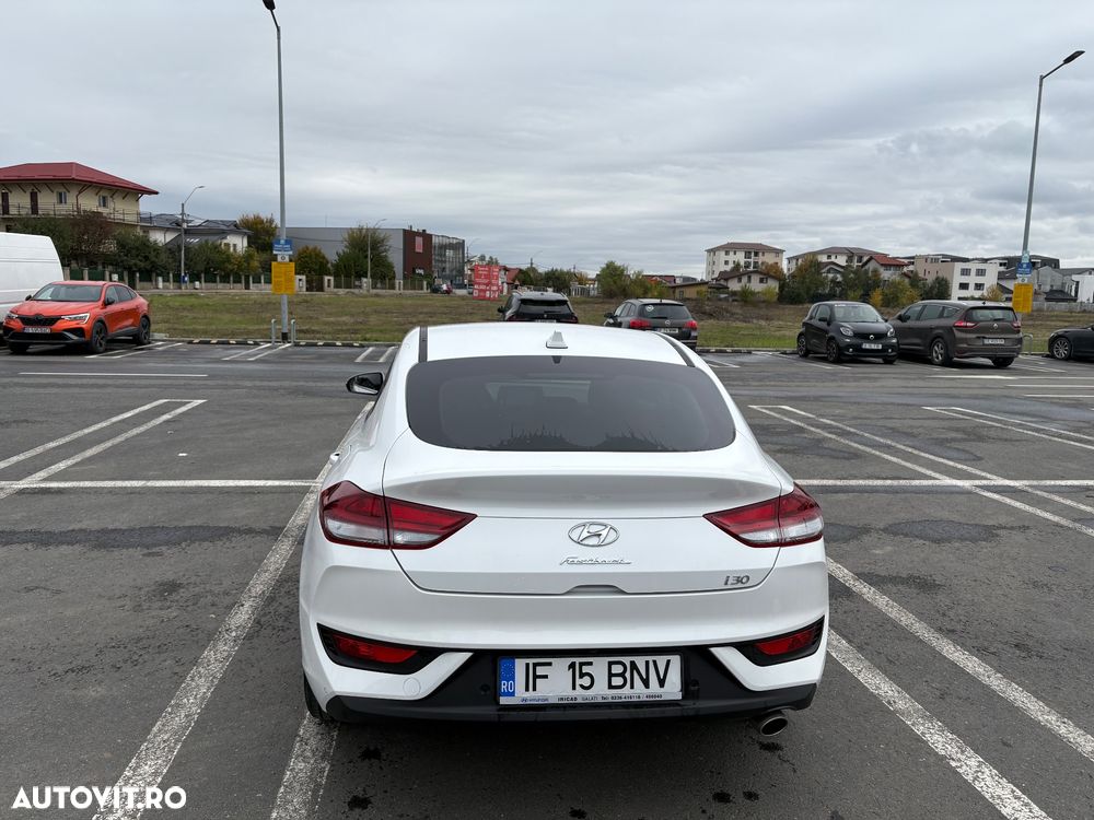 Hyundai i30 1.5 T-GDI MHEV 160CP Highway - 2