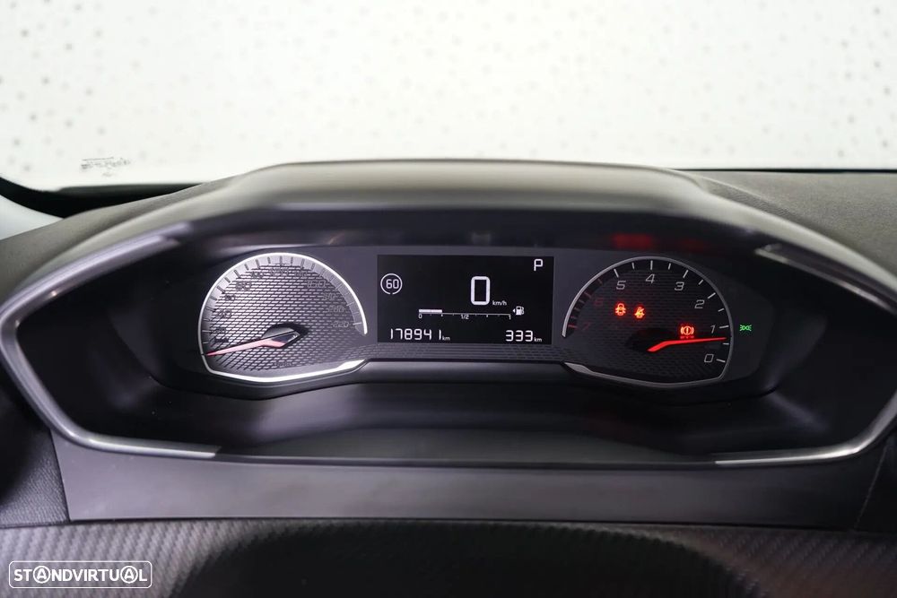 Peugeot 2008 1.2 PureTech Active Pack EAT8 - 24