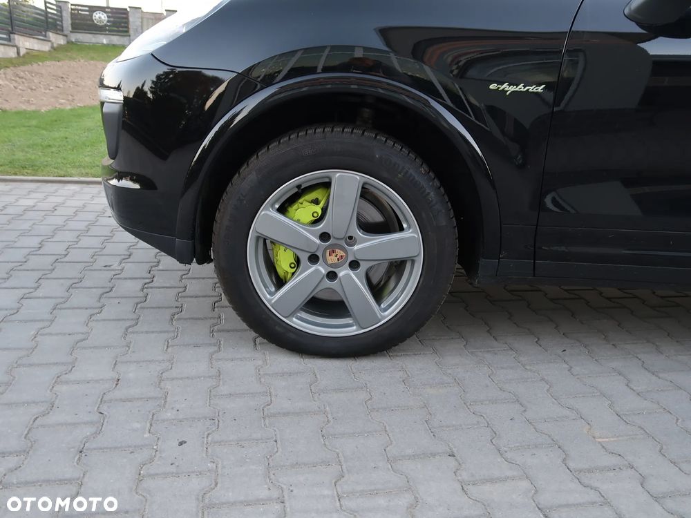 Porsche cayenne turbo 19' zima idealne continental - 2