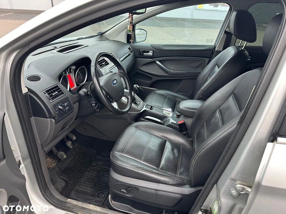 Ford Kuga 2.0 TDCi 2x4 Titanium - 11