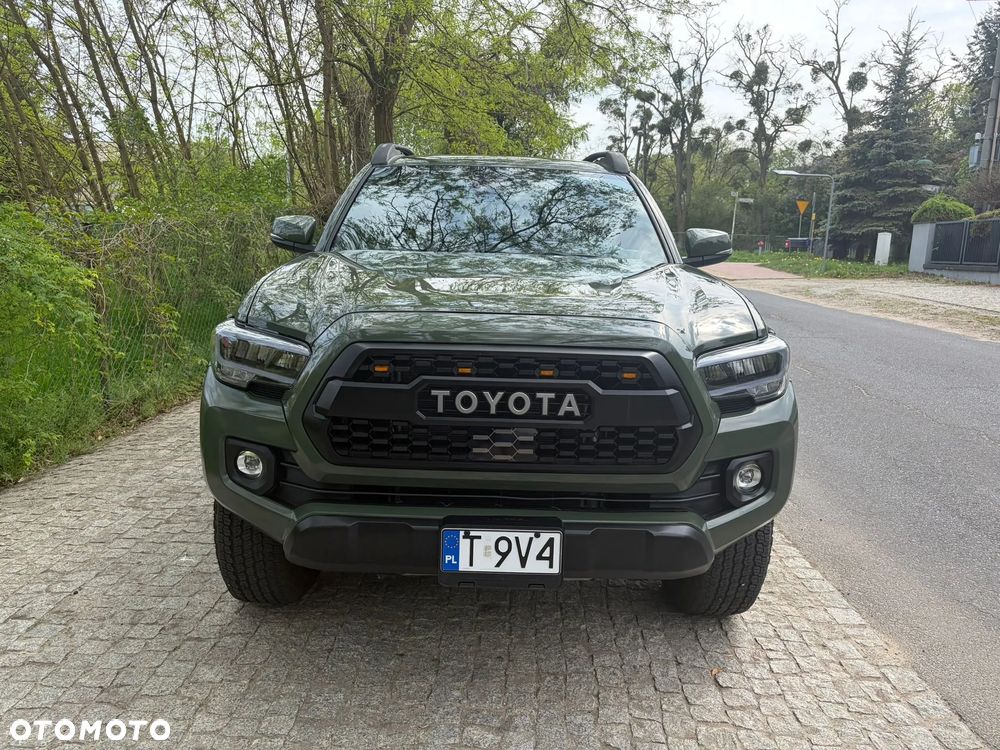 Toyota Tacoma - 2