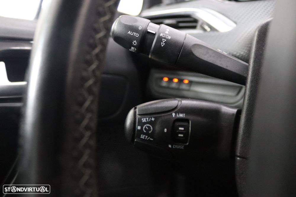 Peugeot 208 1.2 PureTech Allure - 14