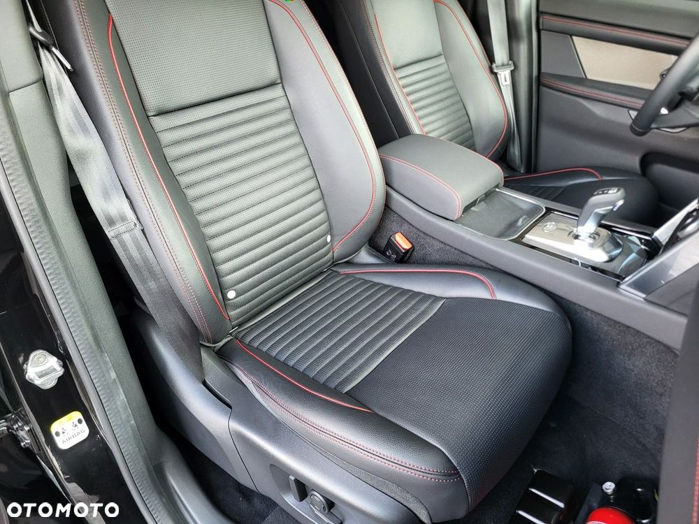 Land Rover Discovery Sport - 29