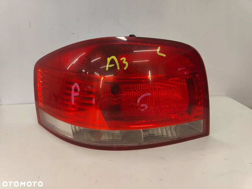 Audi a3 8p 04-08 3 drzwi LAMPA TYŁ PRAWA TYLNA - 1