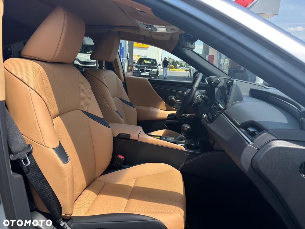 Lexus ES 300h Business Edition - 20
