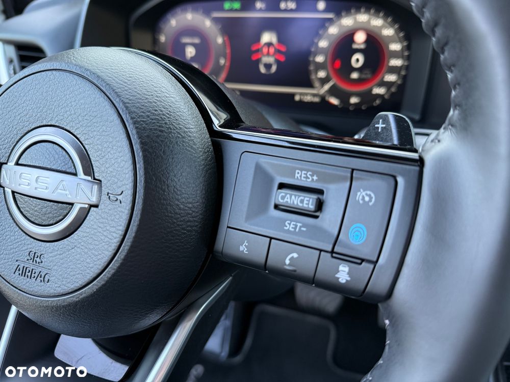 Nissan Qashqai 1.3 DIG-T N-Connecta DCT - 37