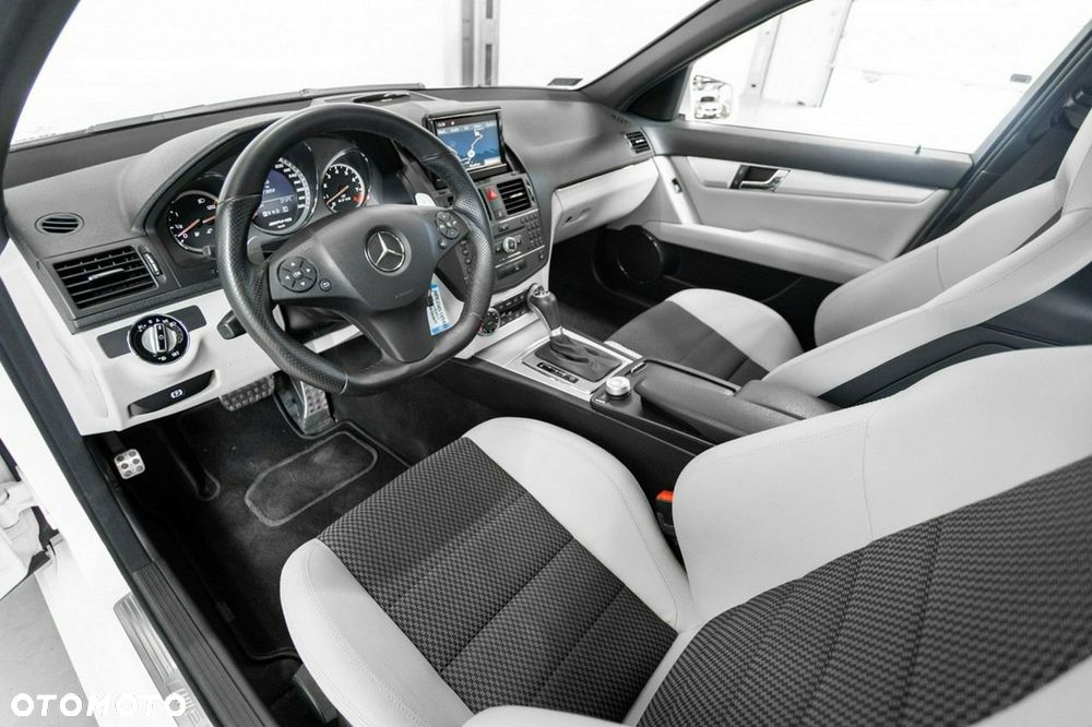 Mercedes-Benz Klasa C 63 AMG AMG SPEEDSHIFT MCT - 19