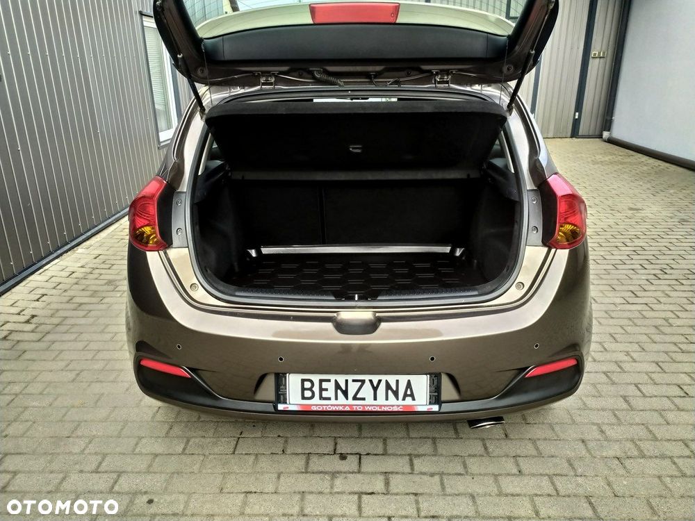 Kia Ceed 1.6 GDI Dream Team Edition - 22