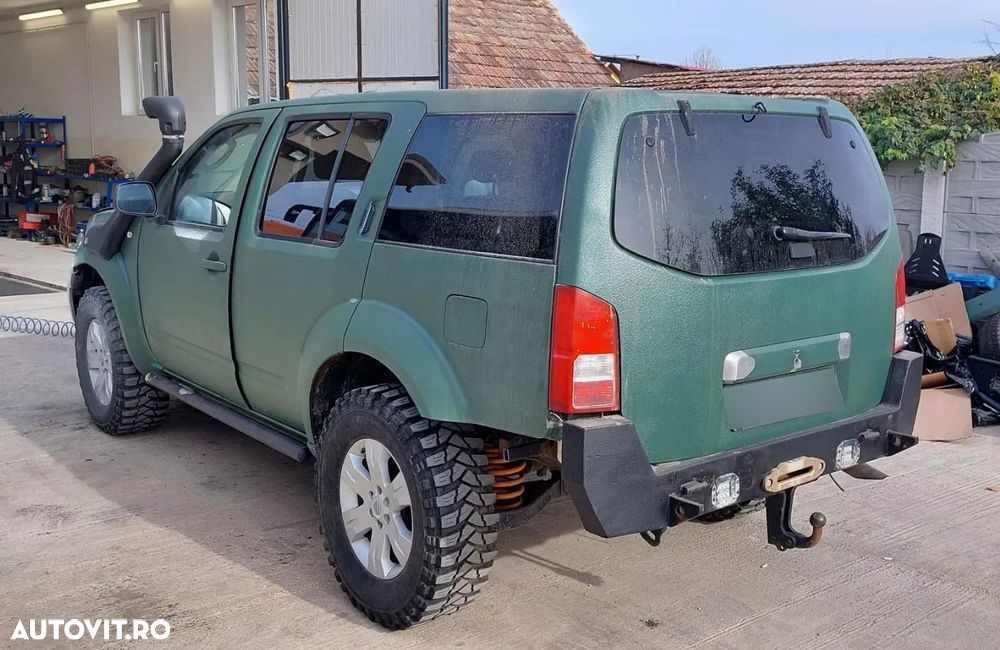 Nissan Pathfinder - 4
