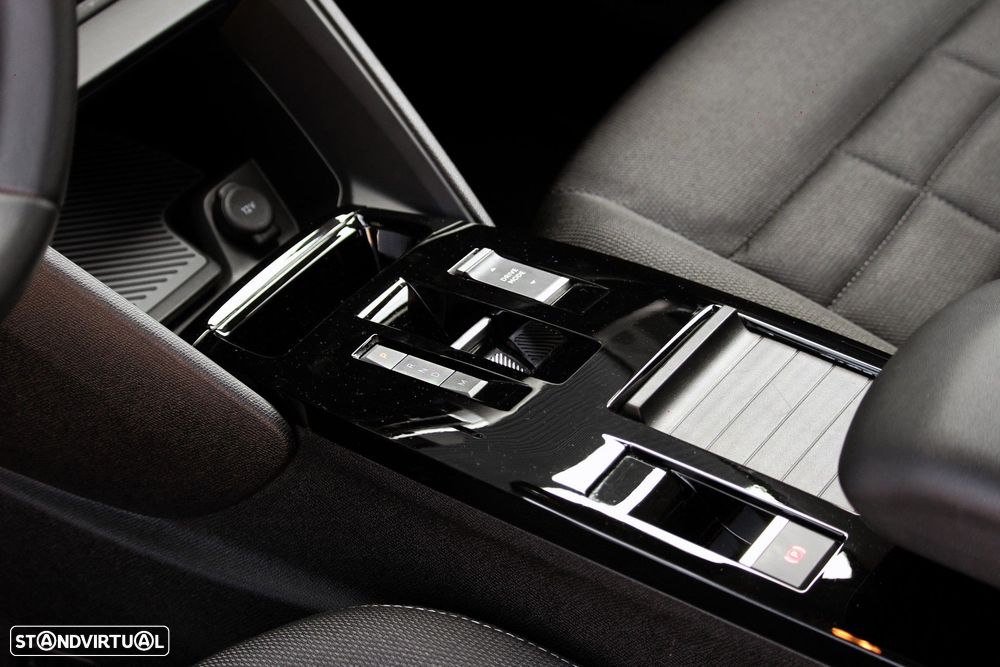 Citroën C4 X 1.2 Hybrid Plus e-DSC6 - 10