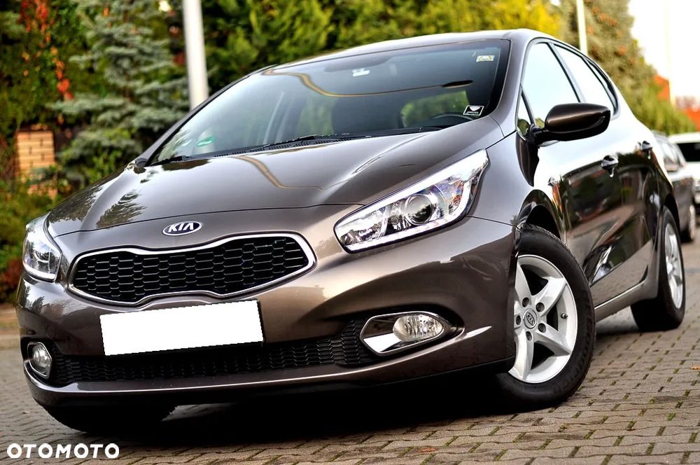 Kia Ceed 1.4 CVVT Dream Team Edition