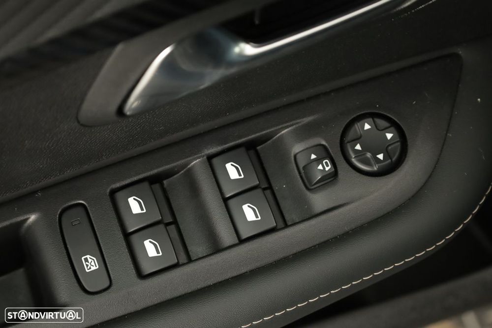 Peugeot 208 1.2 PureTech Allure - 21