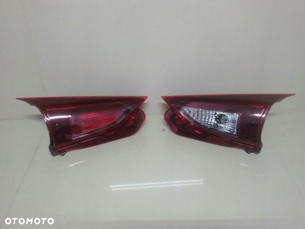MAZDA 3 HB TYŁ TYLNA LAMPA W KLAPE PRAWA LEWA KOMPLET