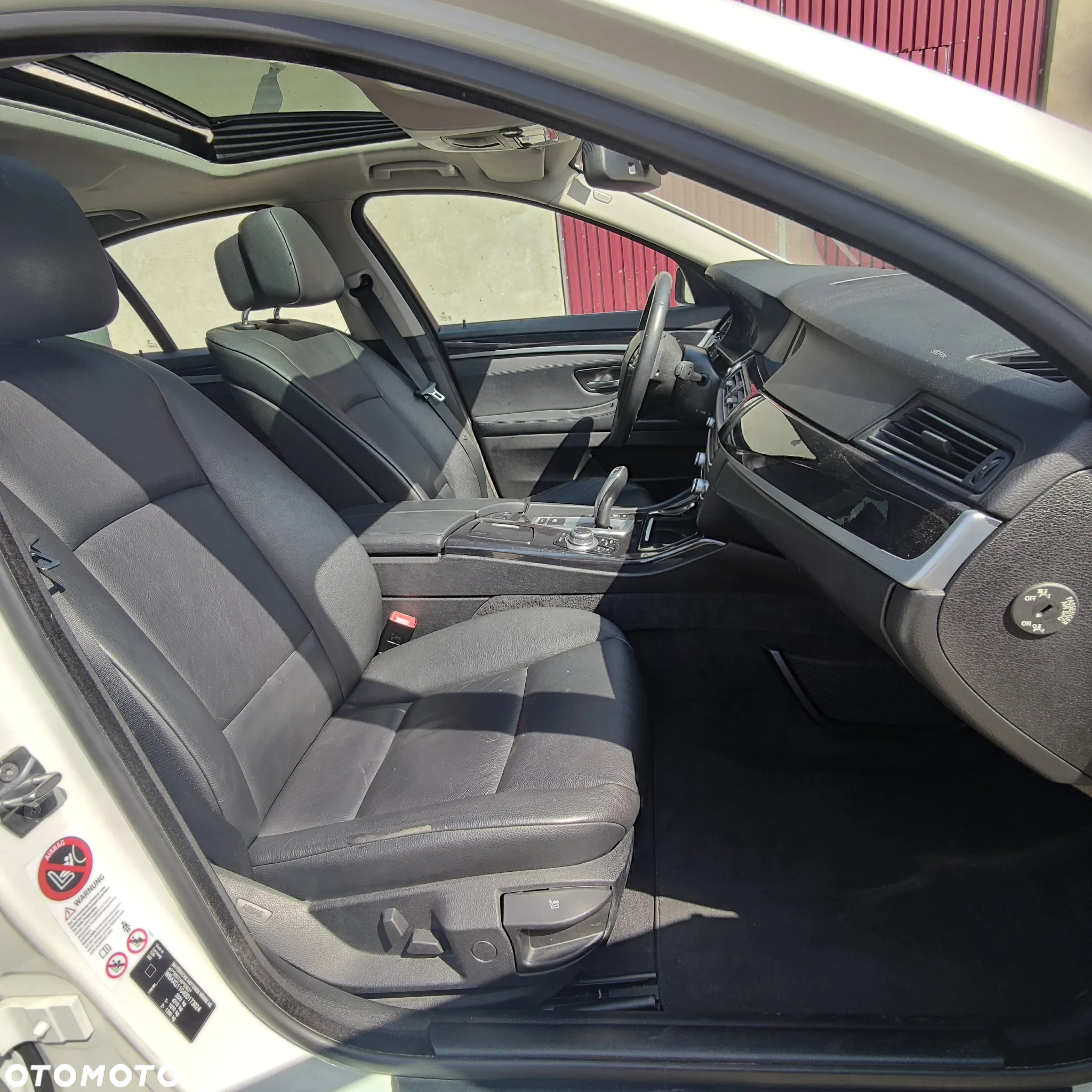 BMW Seria 5 520i GPF Luxury Line sport - 26