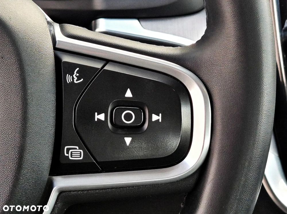 Volvo V60 B3 B DKG Momentum Pro - 27