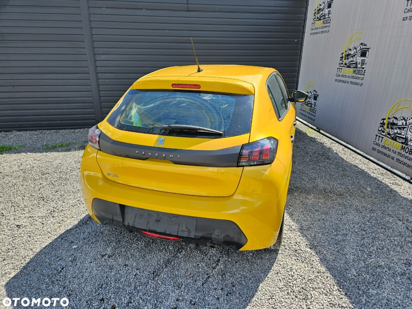 Peugeot 208 - 15