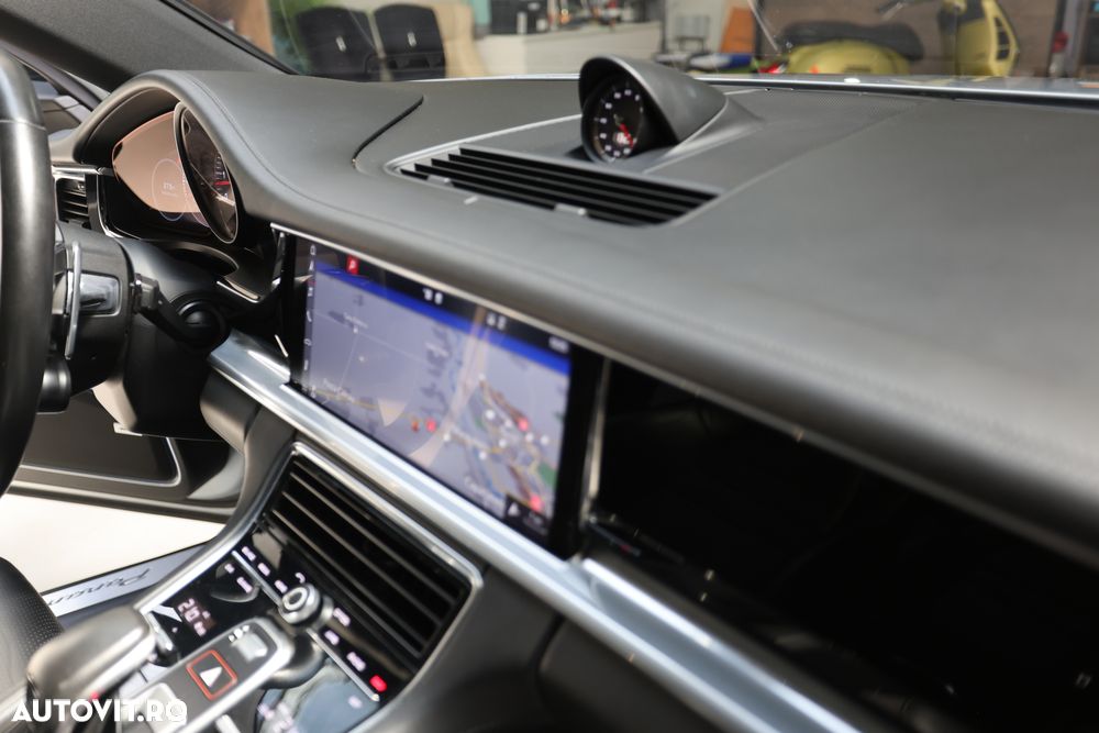 Porsche Panamera 4S Sport Turismo - 8