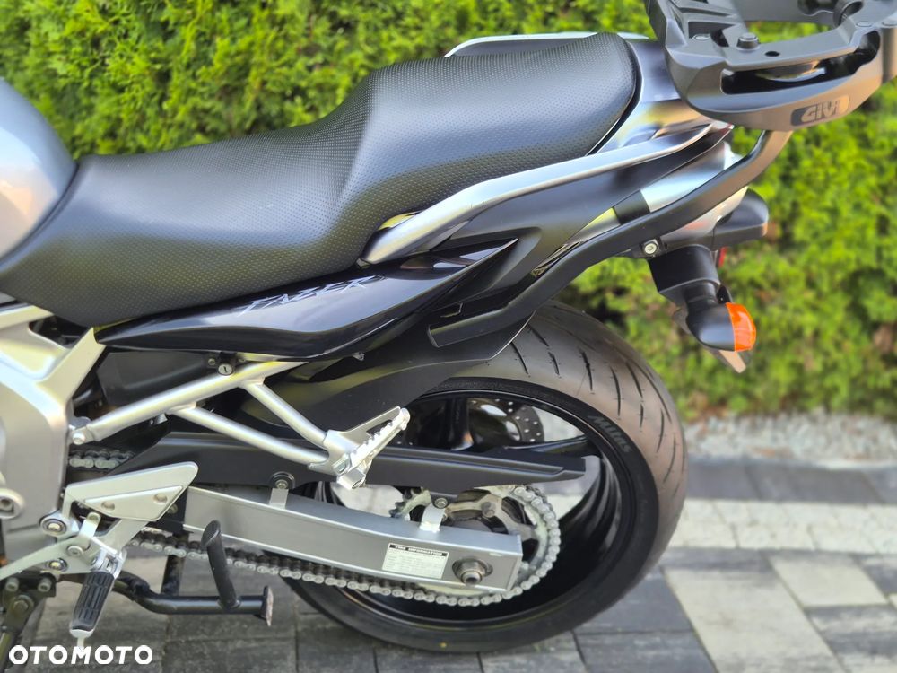 Yamaha FZ6 - 18