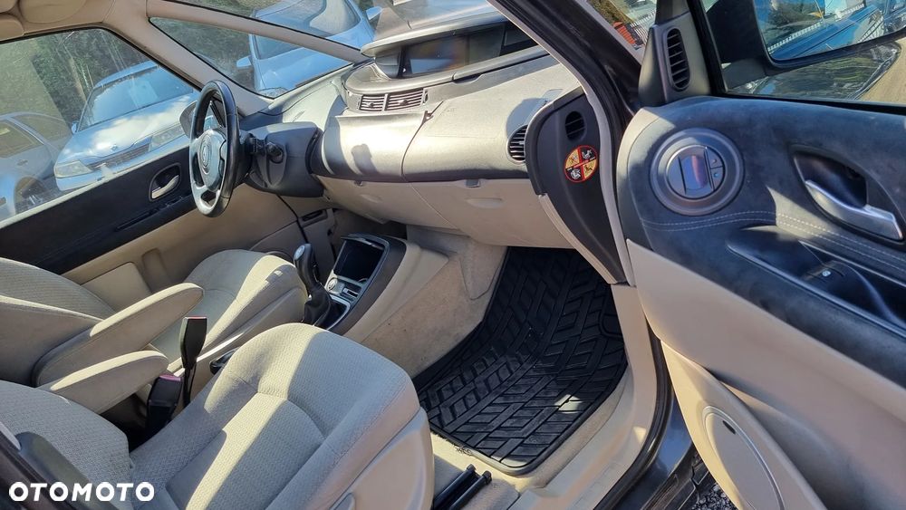 Renault Espace 3.0 dCi Privilege - 11