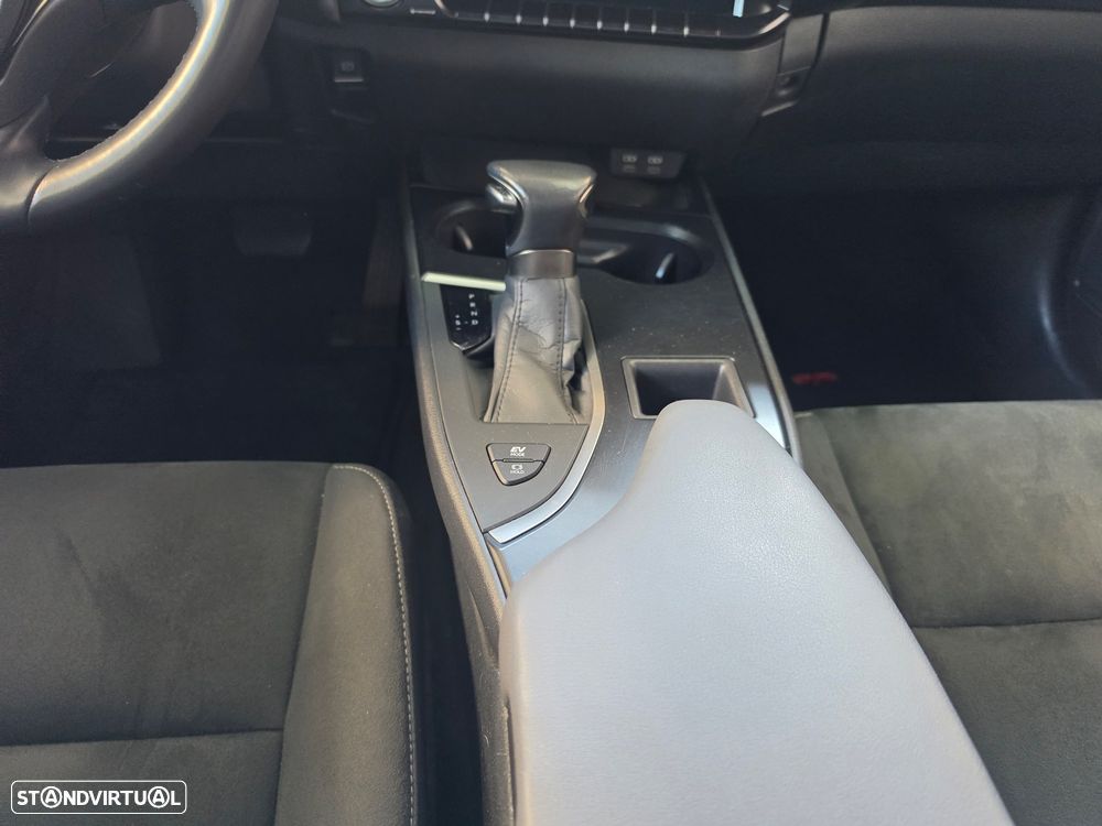 Lexus UX 250h Premium - 23