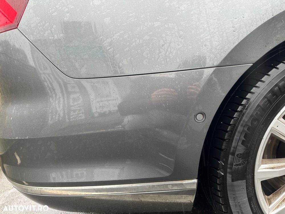 Volkswagen Passat 2.0 TDI Highline - 17