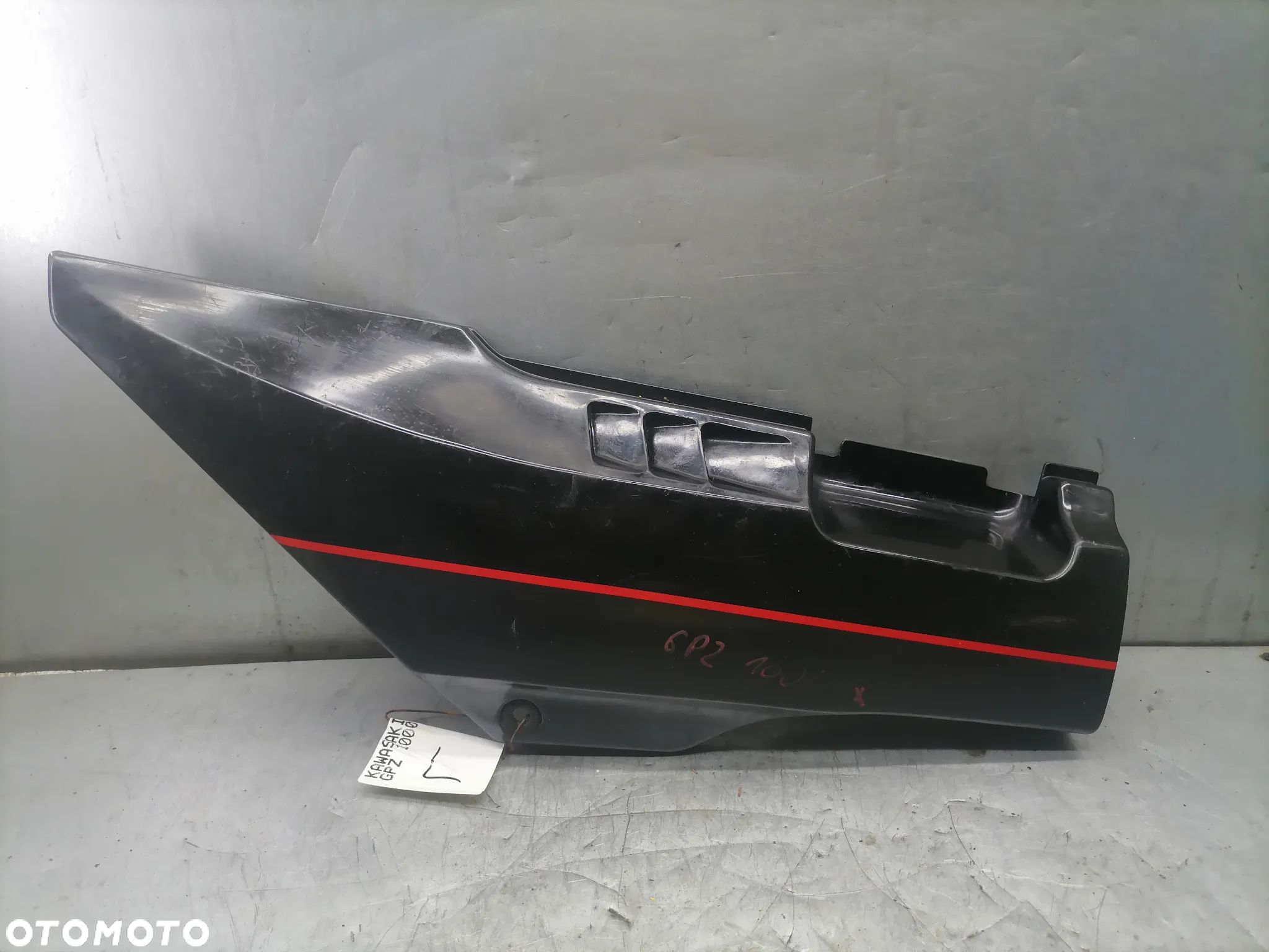 Kawasaki GPZ 1000 RX Bok boczek ogon owiewka osłona lewa - 1
