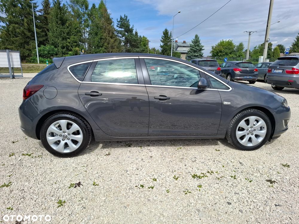 Opel Astra 1.6 T SIDI Cosmo S&S - 7