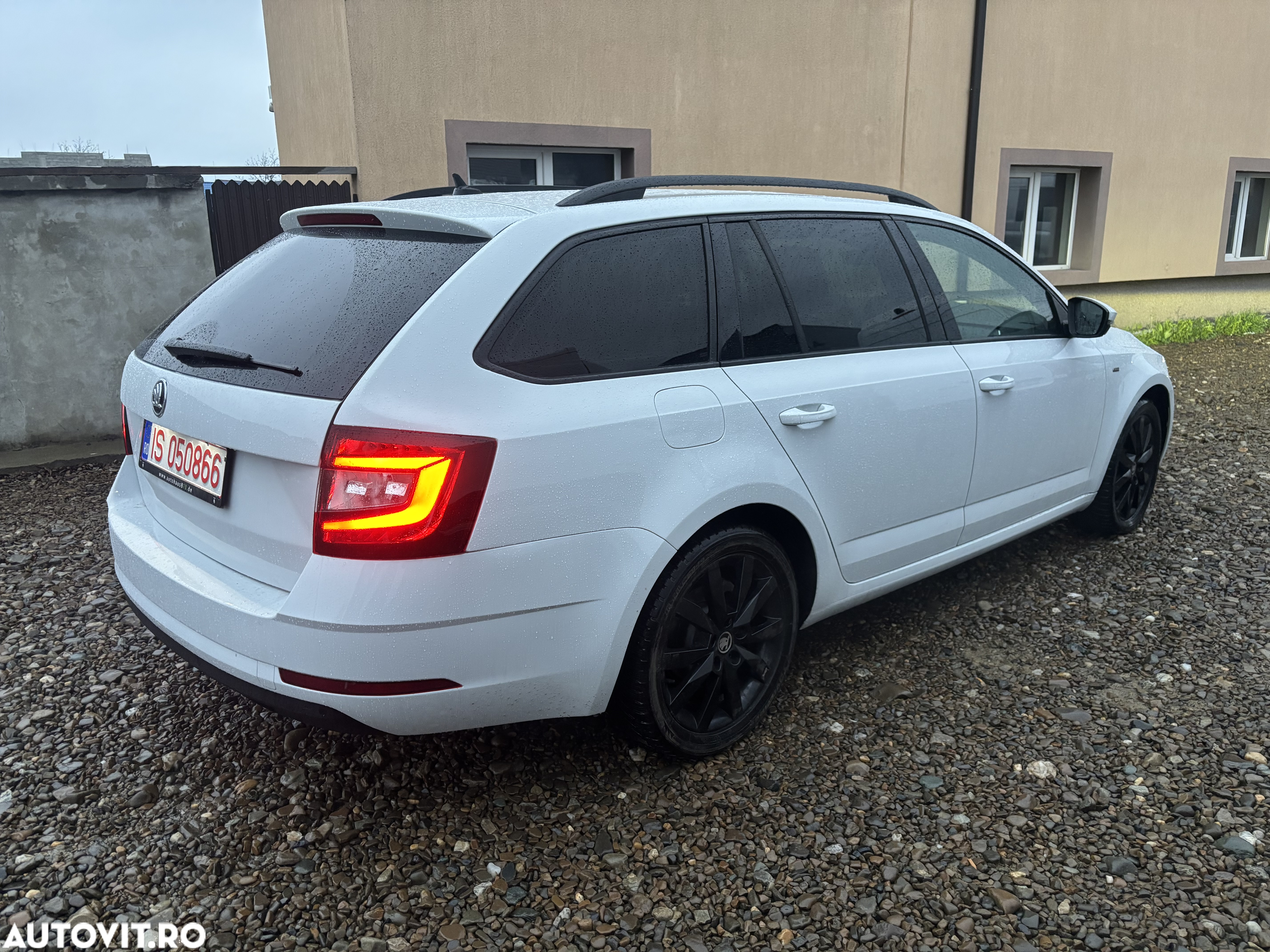 Skoda Octavia 2.0 TDI DSG Clever - 4