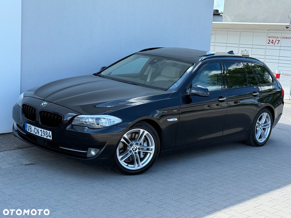 BMW Seria 5 525d Sport-Aut - 35