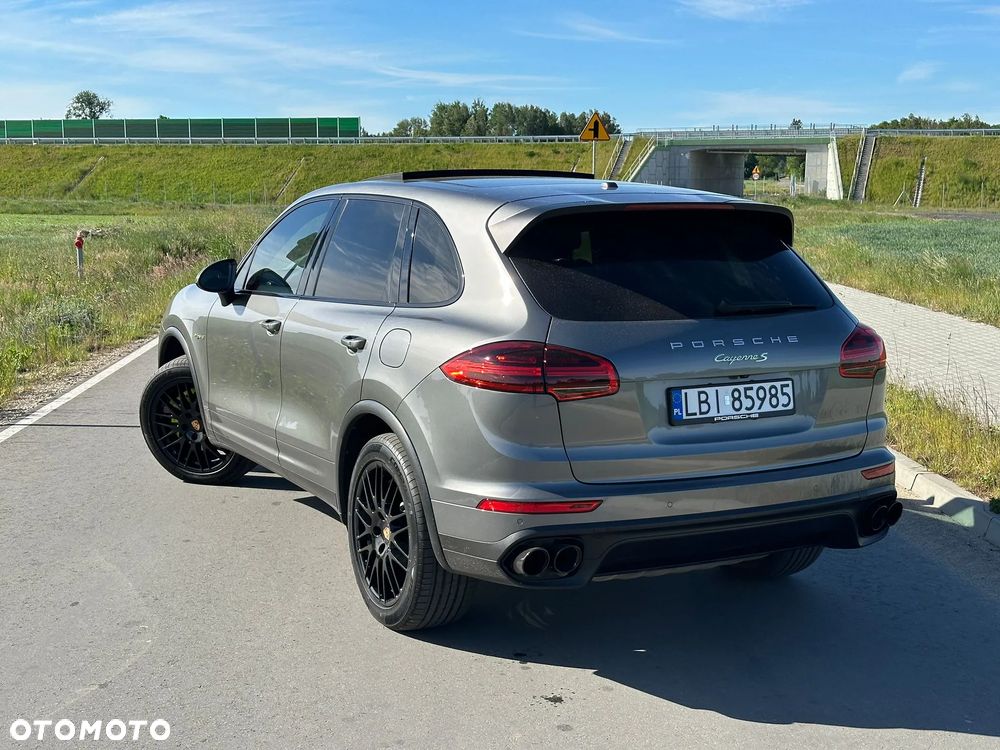 Porsche Cayenne S E-Hybrid - 12