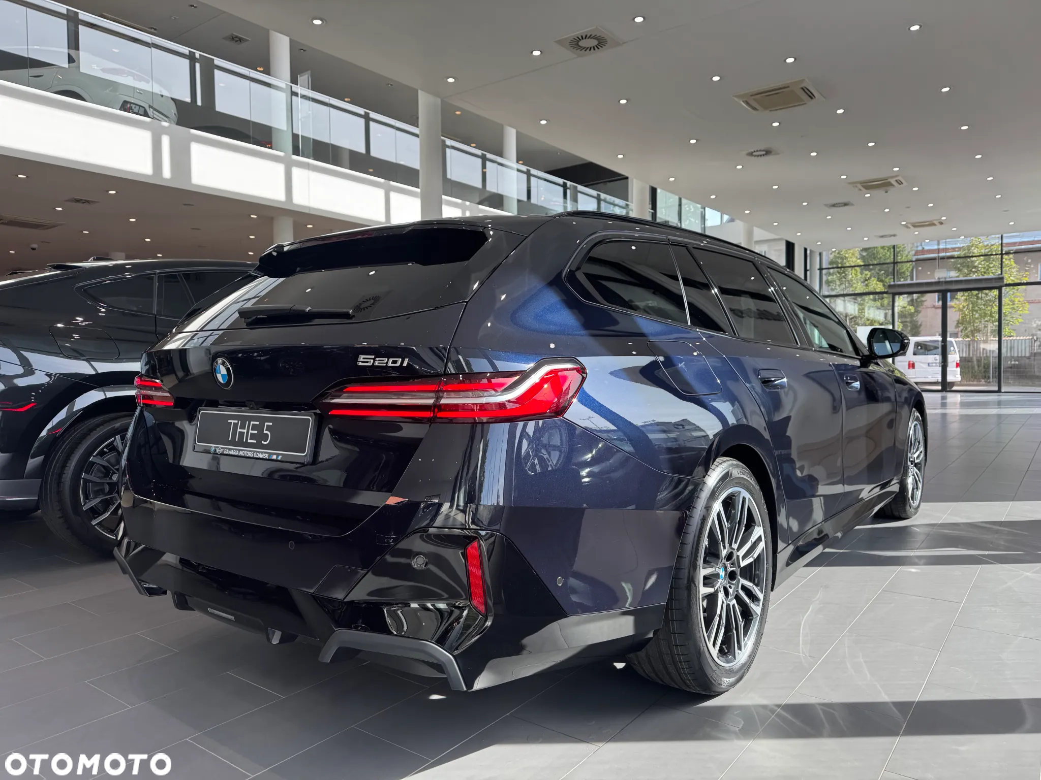 BMW Seria 5 520i mHEV - 3