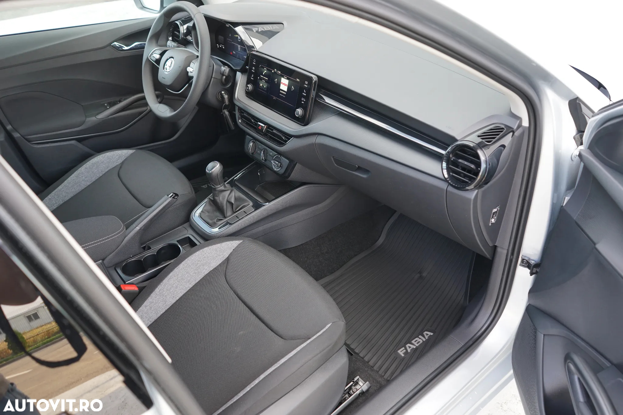 Skoda Fabia 1.0 MPI 80 CP Essence - 23
