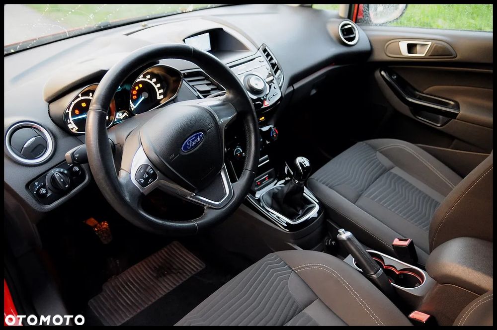 Ford Fiesta 1.0 EcoBoost S&S TITANIUM - 5