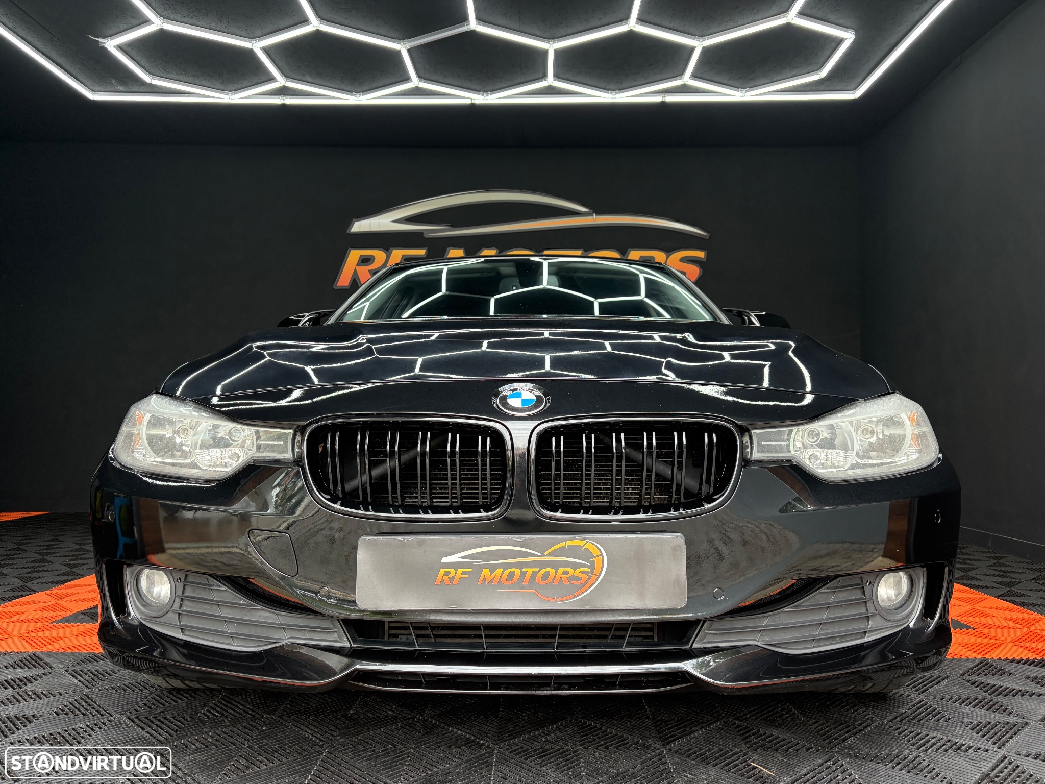 BMW 318 d Aut. Sport Line - 18