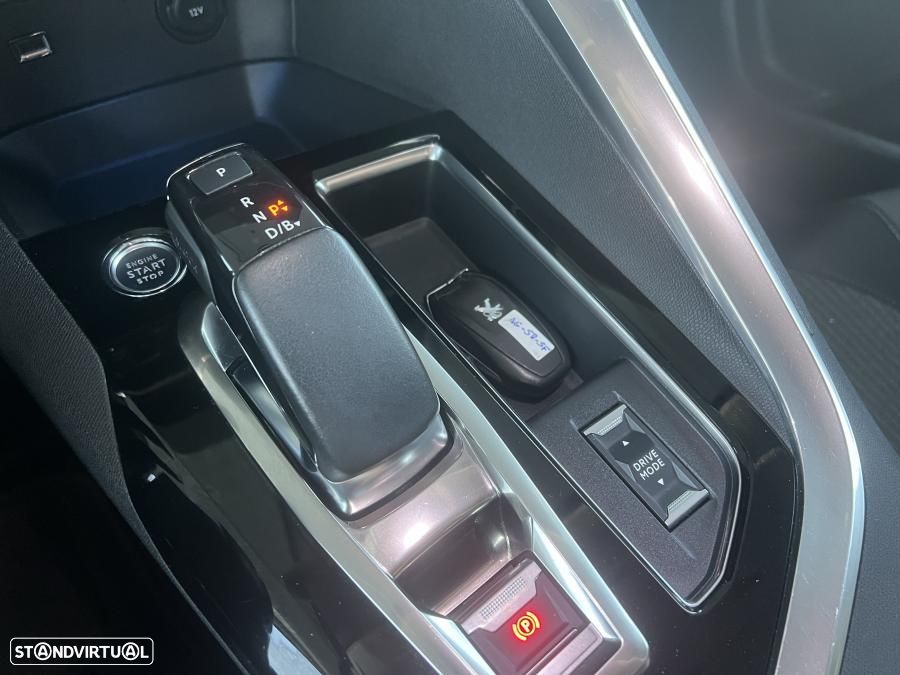 Peugeot 3008 1.6 Hybrid4 Allure Pack e-EAT8 - 48