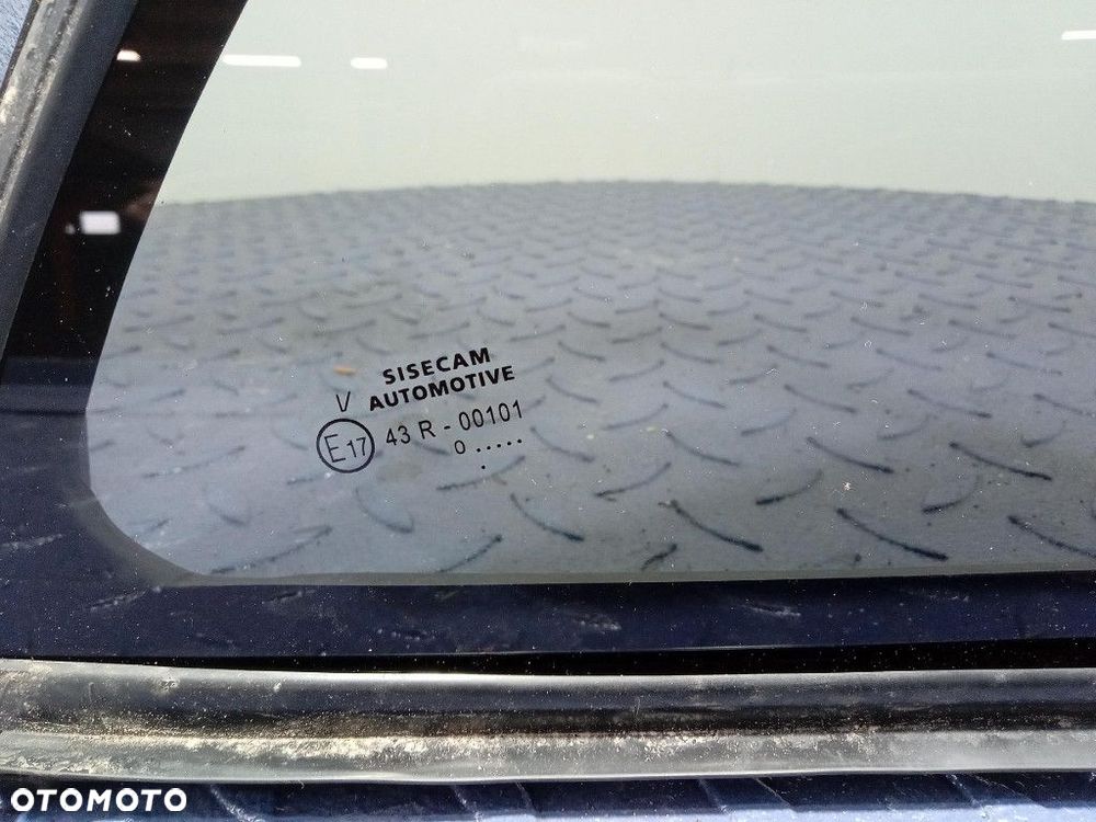 TOYOTA COROLLA E21 HB MAŁA SZYBA DRZWI PRAWY TYŁ TYLNA 68188-02240 - 2