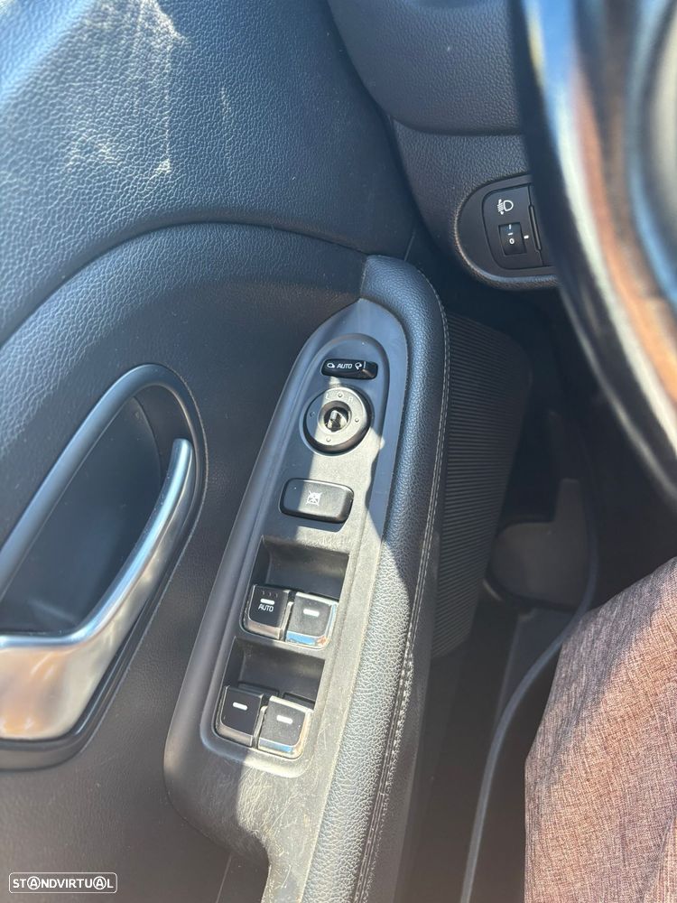 Kia Carens 1.7 CRDi ISG TX - 15