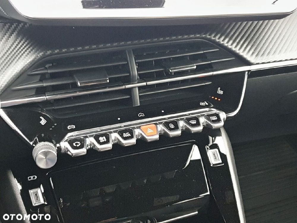 Peugeot 2008 1.2 PureTech Allure S&S EAT8 - 17