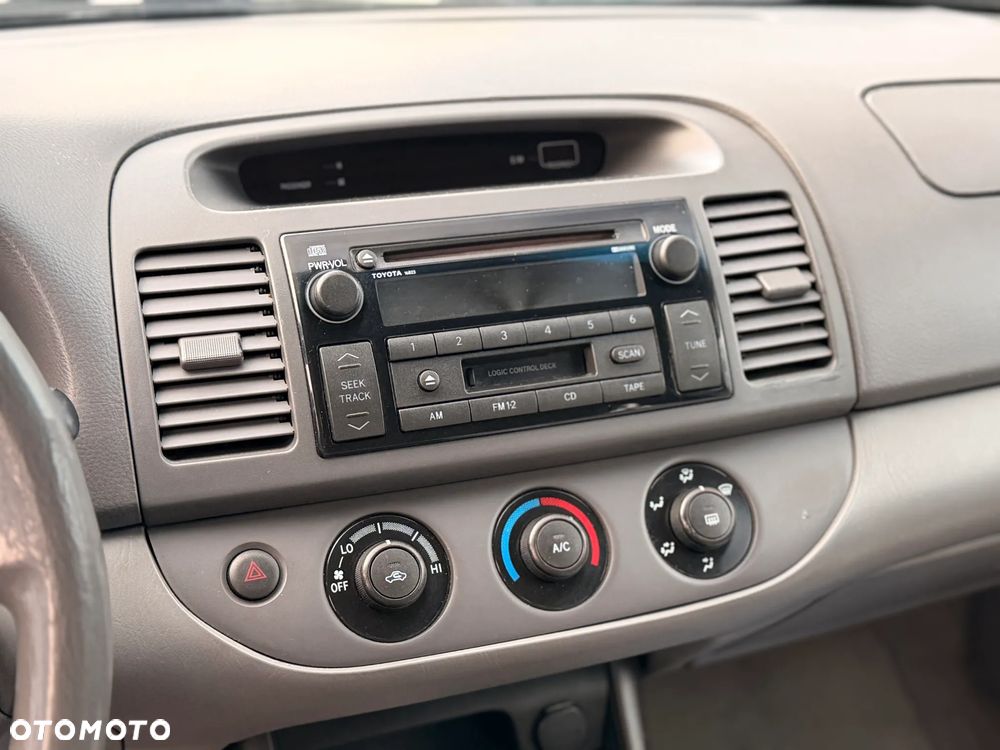 Toyota Camry 2.4 VVT-i - 17