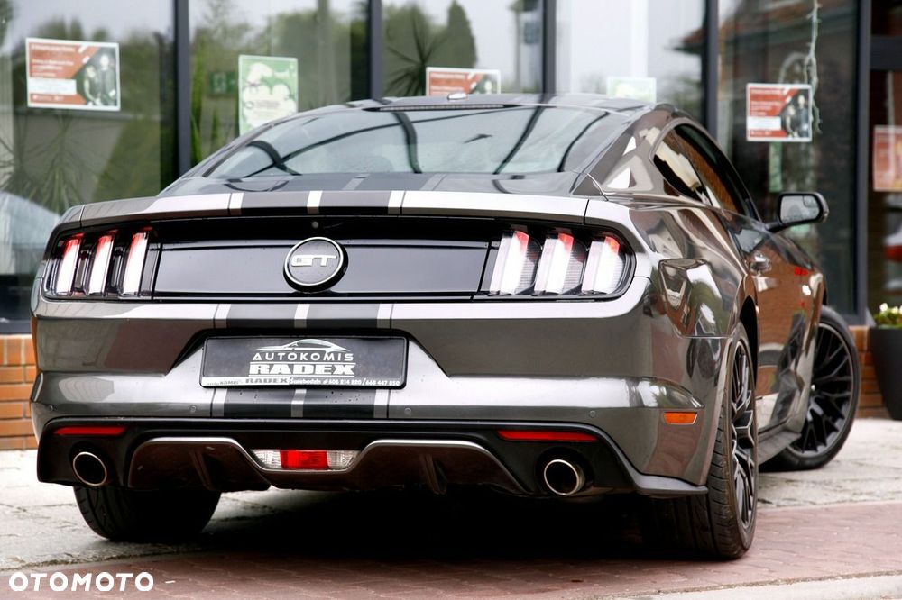 Ford Mustang - 25