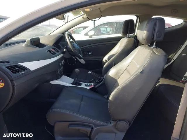 Piese de Renault Megane 3 2011 in 2 usi - 5