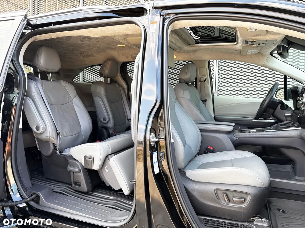 Toyota Sienna - 13
