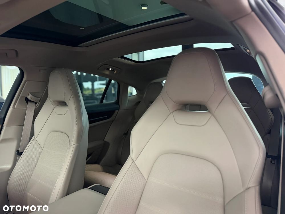 Porsche Panamera 4 - 19