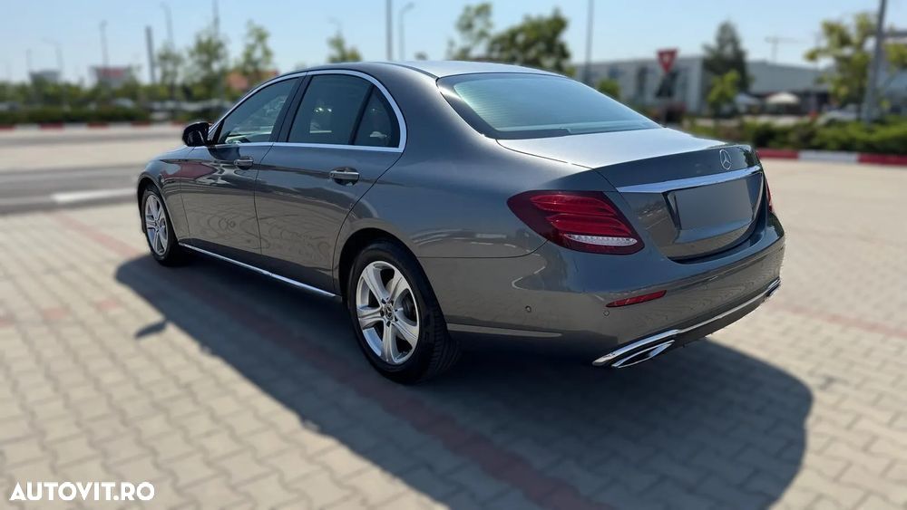 Mercedes-Benz E 220 d 4Matic 9G-TRONIC - 4
