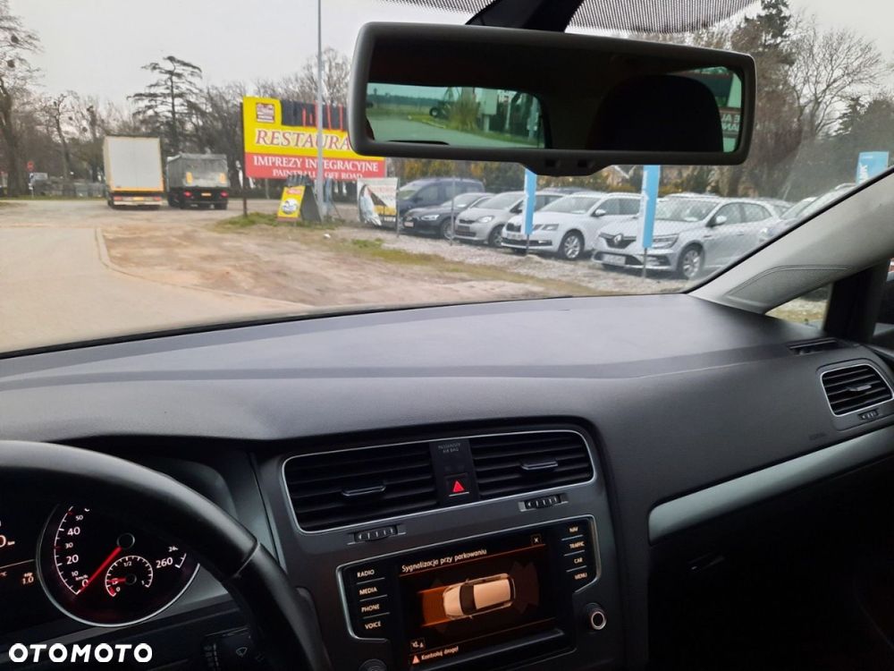 Volkswagen Golf - 29