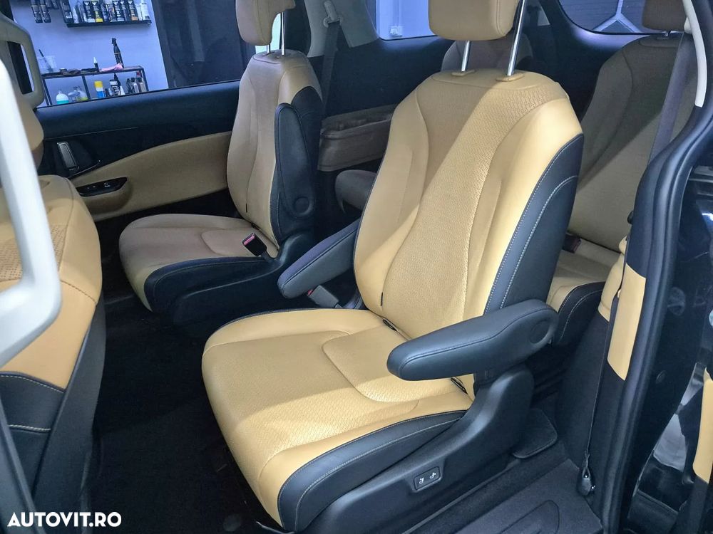 Kia Carnival - 14