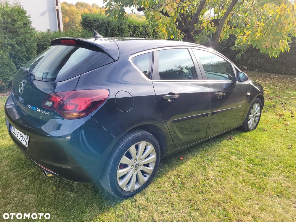 Opel Astra 2012 photo 4